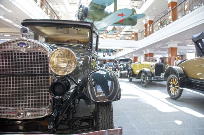 Музейный комплекс гражданской и военной техники