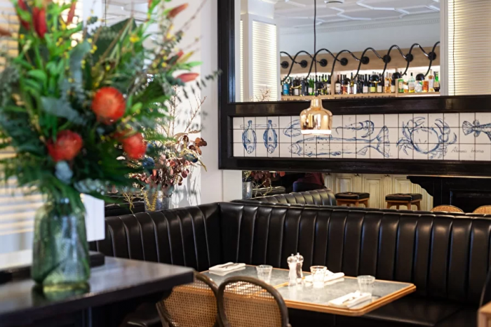 Ресторан "Гады, крабы и вино"