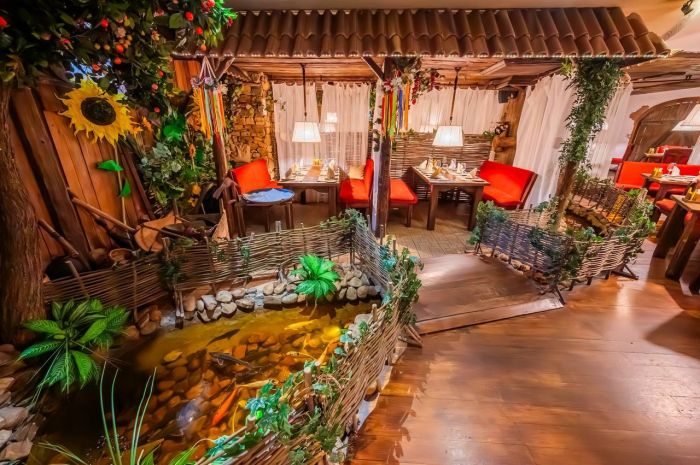 Rus mutfağının restoranı "Malinovka"